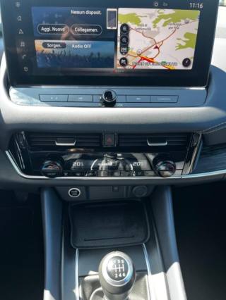 NISSAN Qashqai usata, con Fari LED