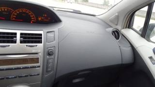 TOYOTA Yaris usata 90