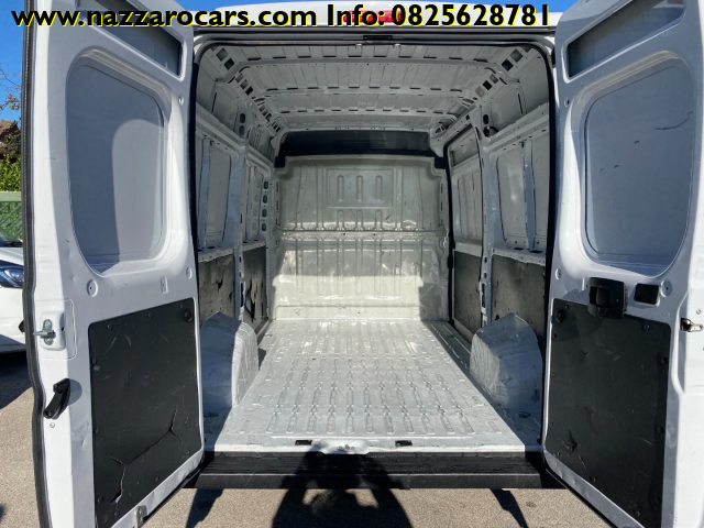 PEUGEOT Boxer usata, con Autoradio