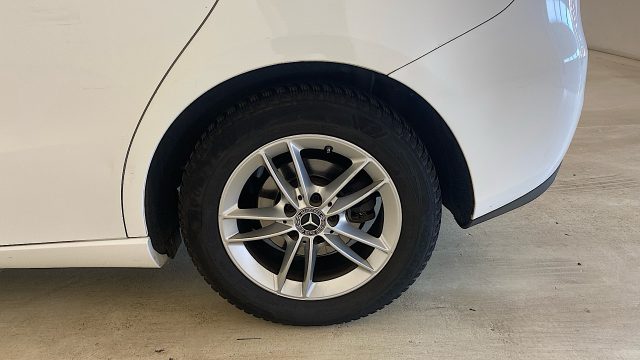 MERCEDES-BENZ B 180 usata, con Sensore di pioggia