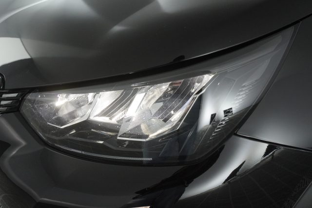 PEUGEOT 2008 usata 9