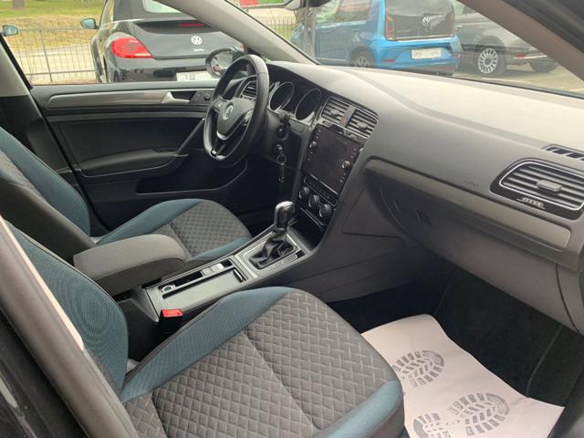 VOLKSWAGEN Golf usata, con Touch screen