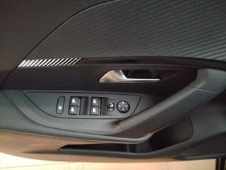 PEUGEOT 2008 usata, con Park Distance Control