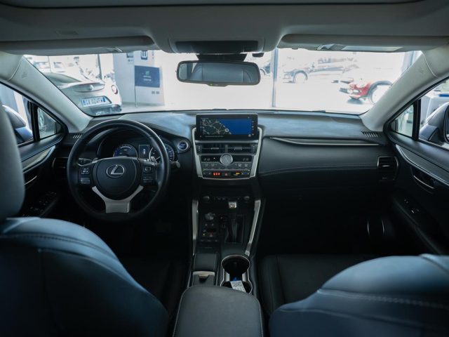 LEXUS NX 200t usata, con Bracciolo