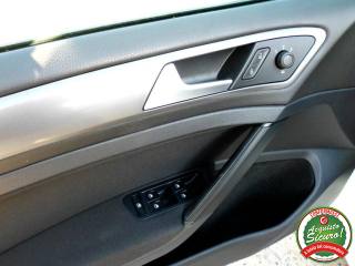 VOLKSWAGEN Golf usata, con USB
