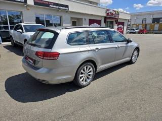 VOLKSWAGEN Passat Variant usata, con Airbag