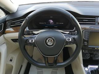 VOLKSWAGEN Passat Variant usata, con ESP