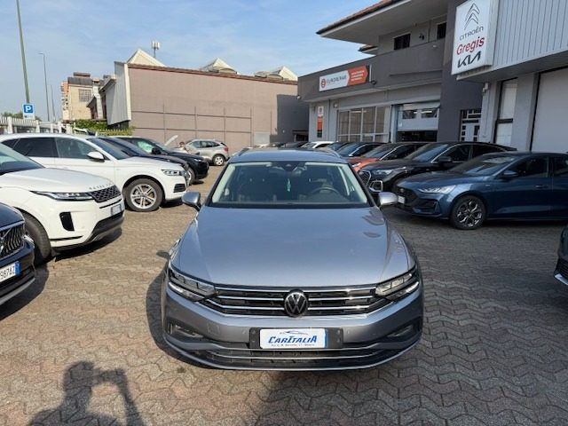 VOLKSWAGEN Passat Variant usata, con Airbag