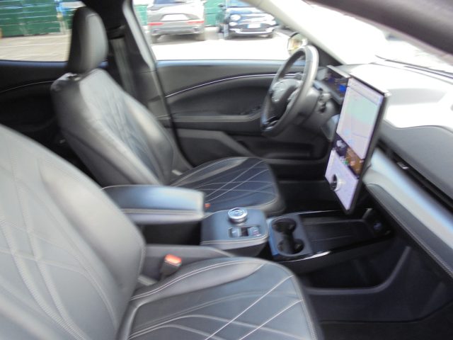 FORD Mustang Mach-E usata, con Telecamera per parcheggio assistito