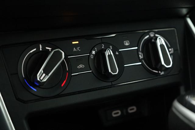 VOLKSWAGEN Taigo usata, con Boardcomputer