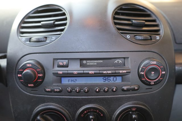 VOLKSWAGEN New Beetle usata 41