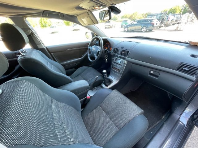 TOYOTA Avensis usata, con ESP