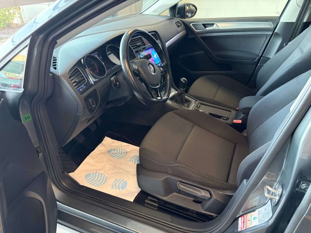 VOLKSWAGEN Golf usata, con Autoradio