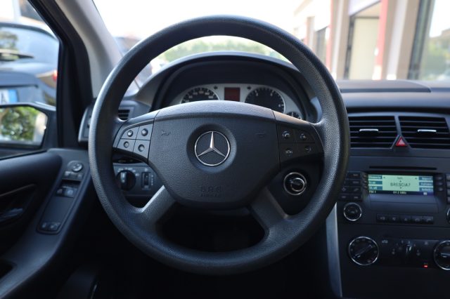 MERCEDES-BENZ B 180 usata, con Volante multifunzione