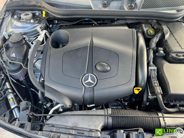 MERCEDES-BENZ CLA 220 usata, con Leve al volante