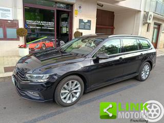 VOLKSWAGEN Passat Variant usata, con Park Distance Control