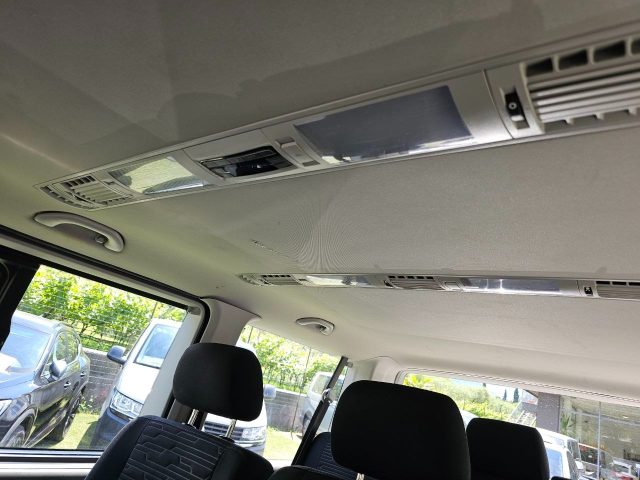 VOLKSWAGEN Caravelle usata 22