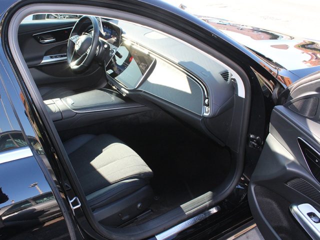 MERCEDES-BENZ E 220 usata, con Cruise Control