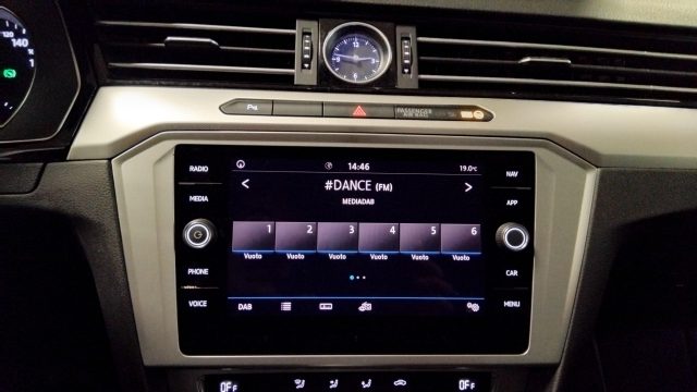 VOLKSWAGEN Passat usata, con Bracciolo
