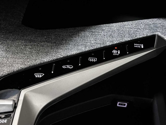 PEUGEOT 5008 usata 26