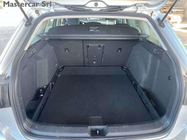 VOLKSWAGEN Golf Variant usata, con Volante in pelle