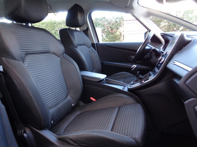 RENAULT Grand Scenic usata, con Climatizzatore