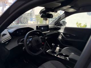 PEUGEOT 2008 usata, con Sensori di parcheggio posteriori
