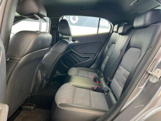 MERCEDES-BENZ GLA 200 usata, con Chiusura centralizzata