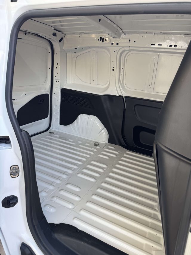 PEUGEOT Partner usata, con Servosterzo