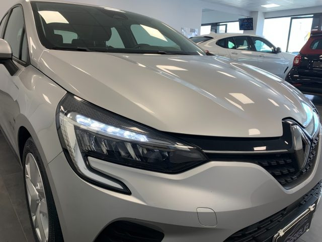 RENAULT Clio usata, con Luci diurne LED