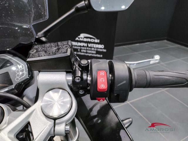 TRIUMPH Daytona 660 usata 9