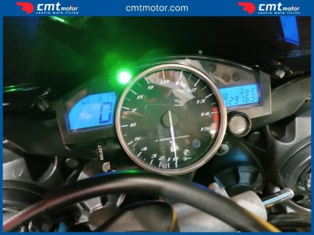 YAMAHA YZF R1 usata 4