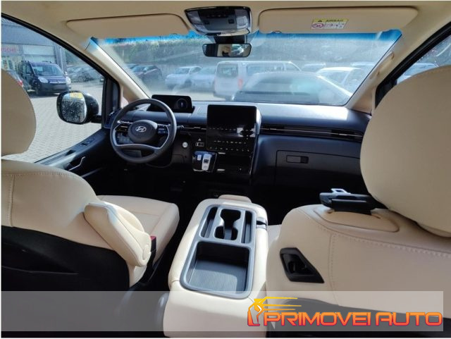 HYUNDAI Staria usata, con ABS