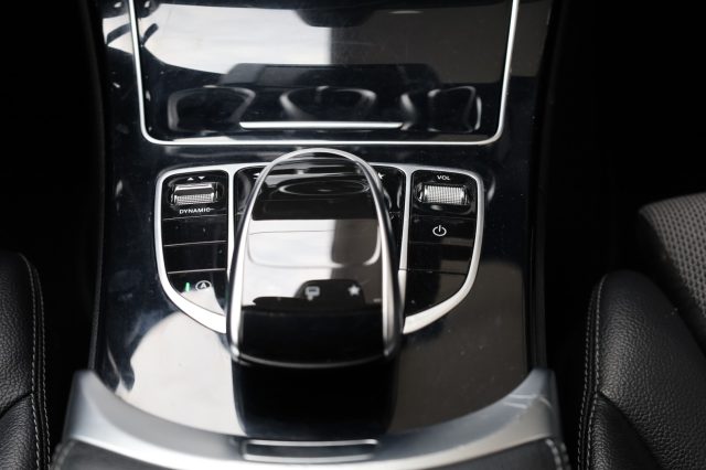 MERCEDES-BENZ C 200 usata, con Leve al volante