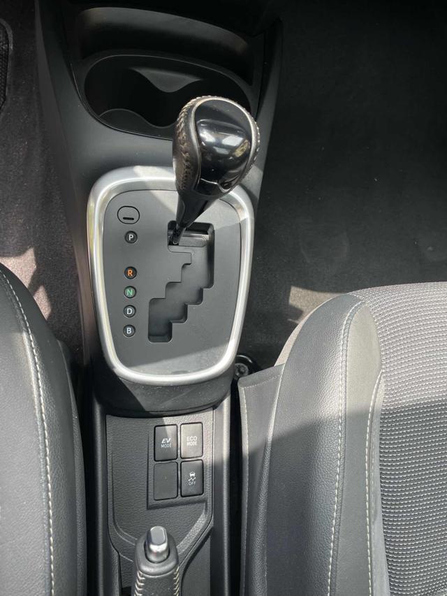 TOYOTA Yaris usata, con Controllo automatico clima