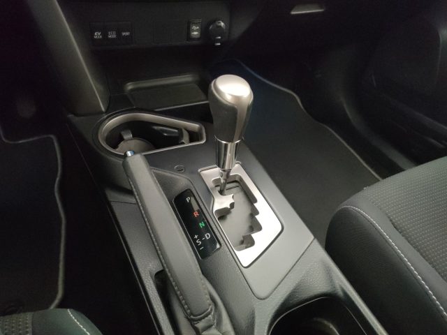 TOYOTA RAV 4 usata, con Portellone posteriore elettrico