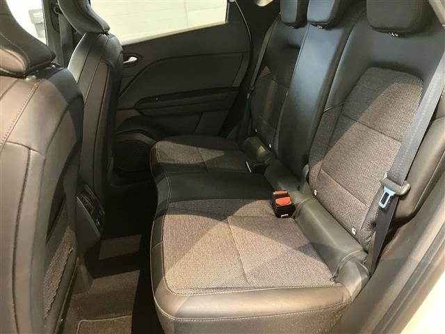 RENAULT Captur usata, con Volante in pelle