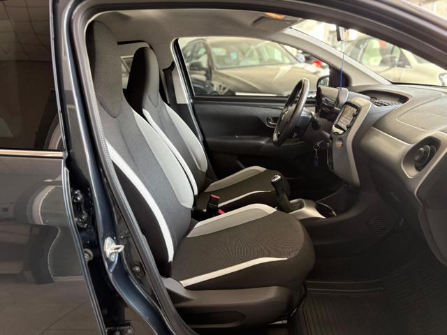 TOYOTA Aygo usata, con Specchietti laterali elettrici