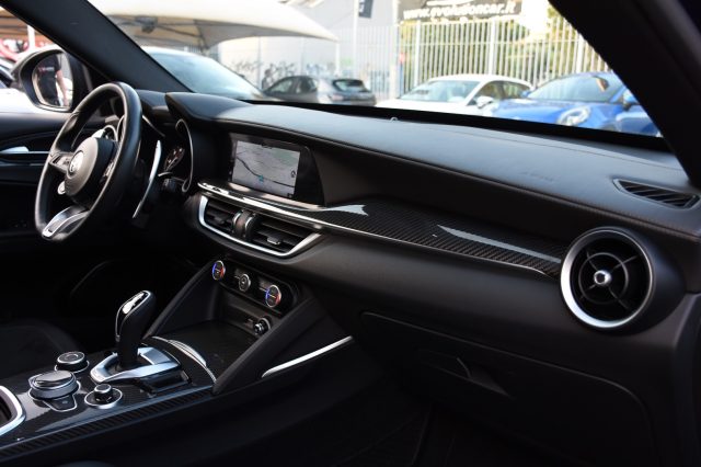 ALFA ROMEO Stelvio usata, con Sensore di luce