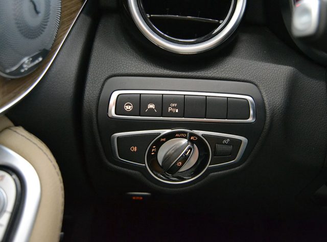 MERCEDES-BENZ GLC 220 usata, con Controllo automatico clima