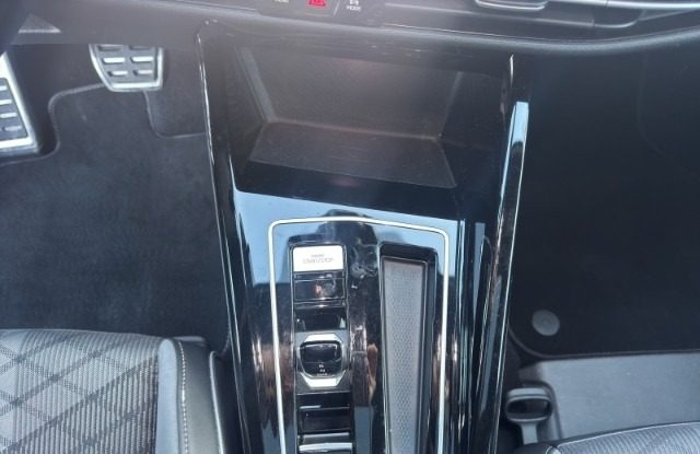 VOLKSWAGEN Golf usata, con Autoradio