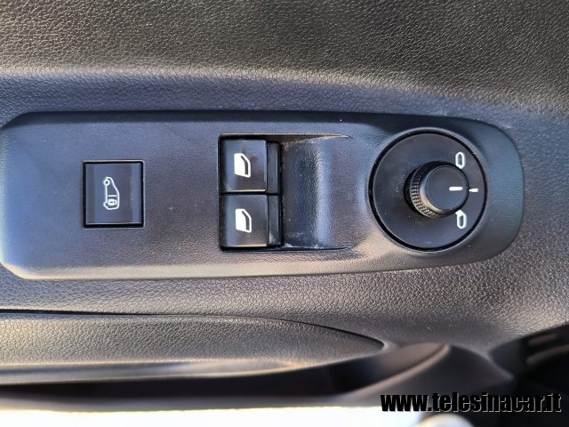 OPEL Combo usata 16