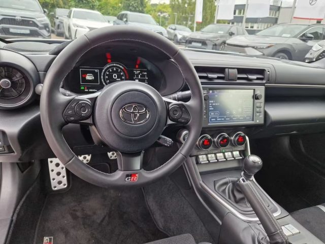 TOYOTA GR86 usata, con Controllo automatico clima