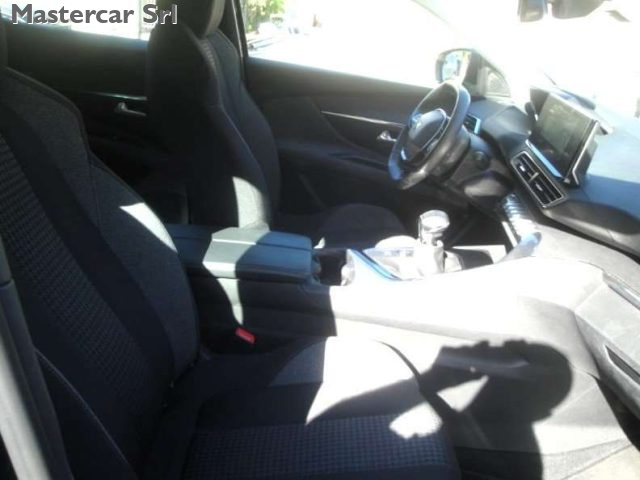 PEUGEOT 3008 usata, con Autoradio