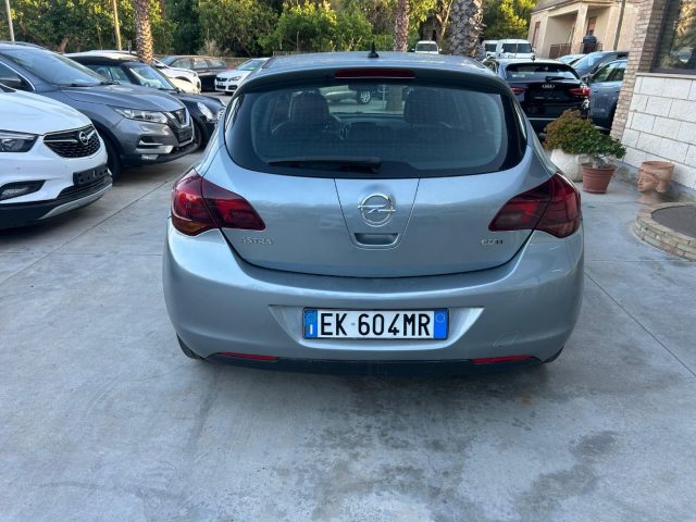OPEL Astra usata, con Autoradio