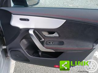 MERCEDES-BENZ CLA 200 usata, con Telecamera per parcheggio assistito