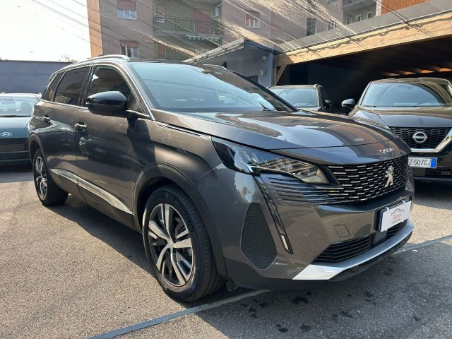 PEUGEOT 5008 usata, con Airbag