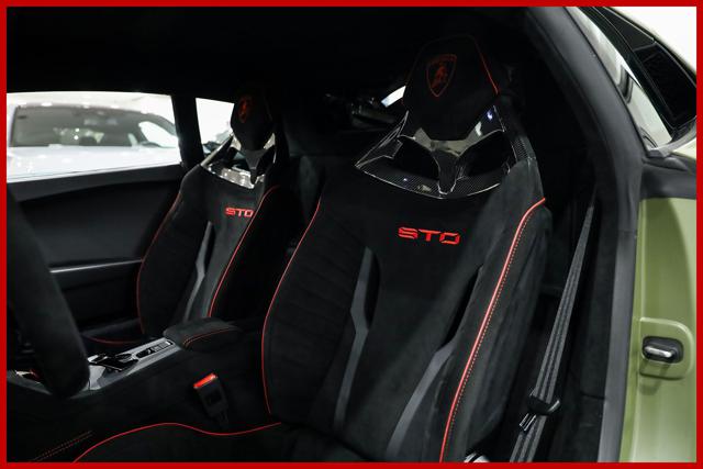 LAMBORGHINI Huracan usata, con USB