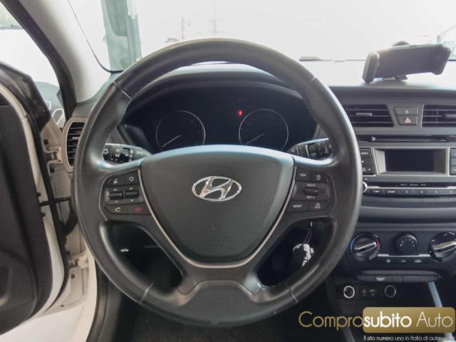 HYUNDAI i20 usata, con Park Distance Control