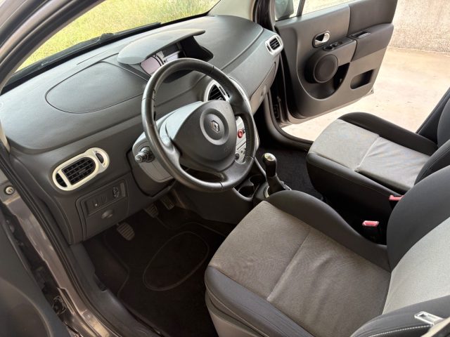 RENAULT Modus usata, con Sedile posteriore sdoppiato